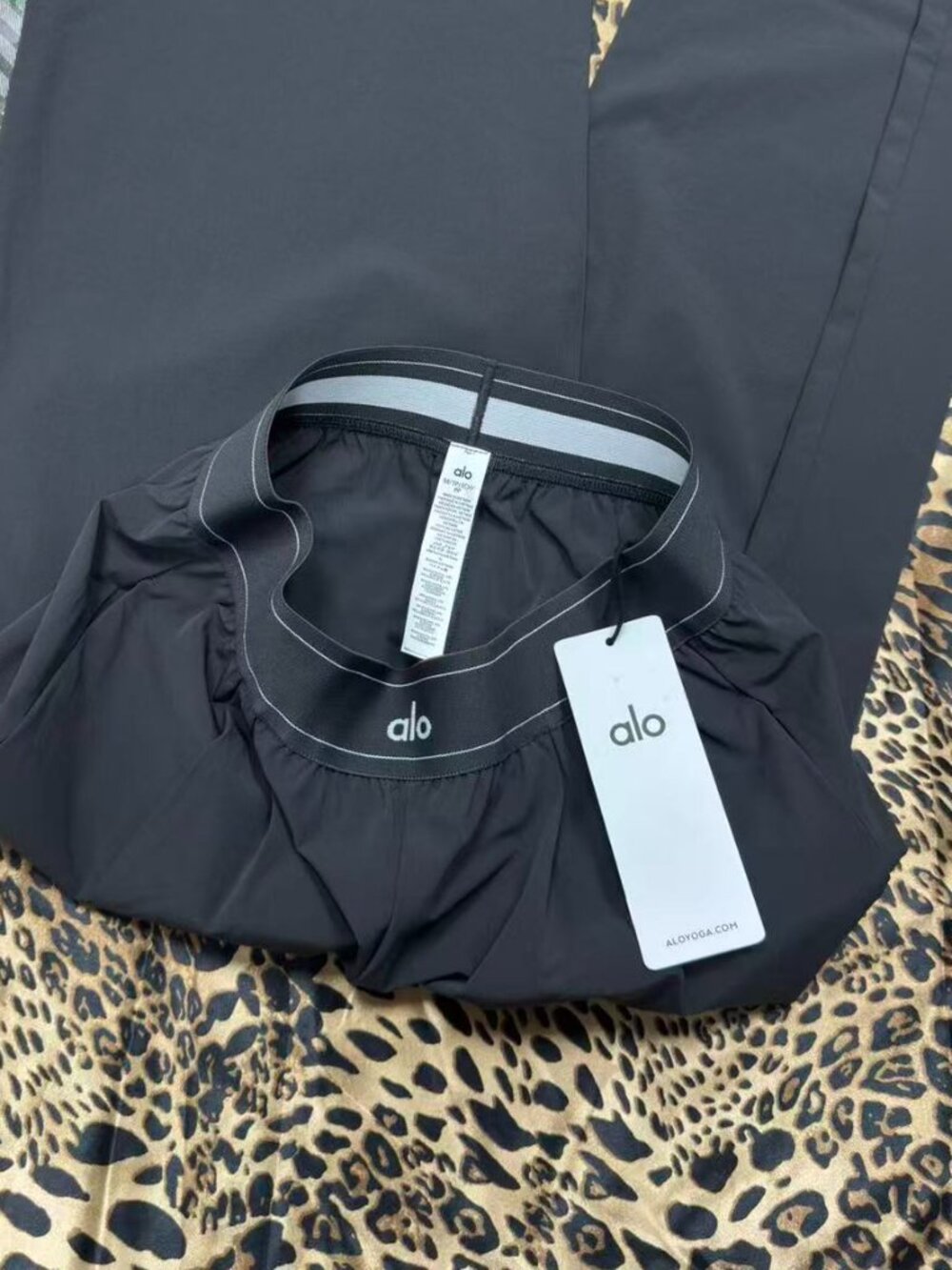 NWT ALO Yoga🦪🧆Suit Up Trouser Dark Grey (Regular 30),Size S - Picture 4 of 8